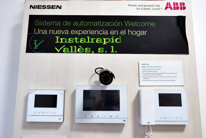 Actualizar a video portero digital ABB Niessen, Instalrapid Vallès, Barcelona, instalador oficial